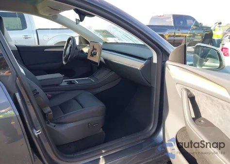 2023 Tesla Model Y Awd/Long Range Dual Motor All-Wheel Drive из США, поврежденный, VIN 7SAYGDEE3PA190494